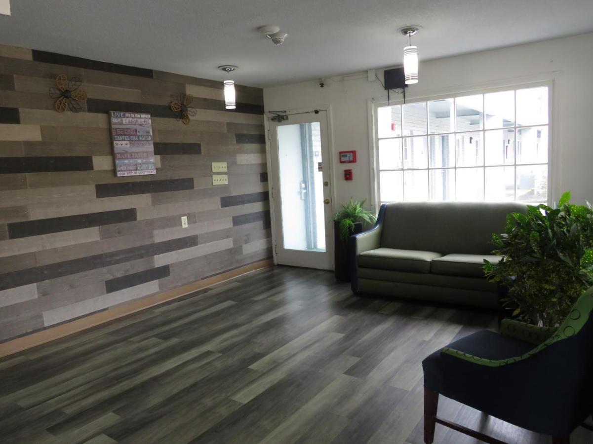 Travelodge By Wyndham Walterboro Εξωτερικό φωτογραφία