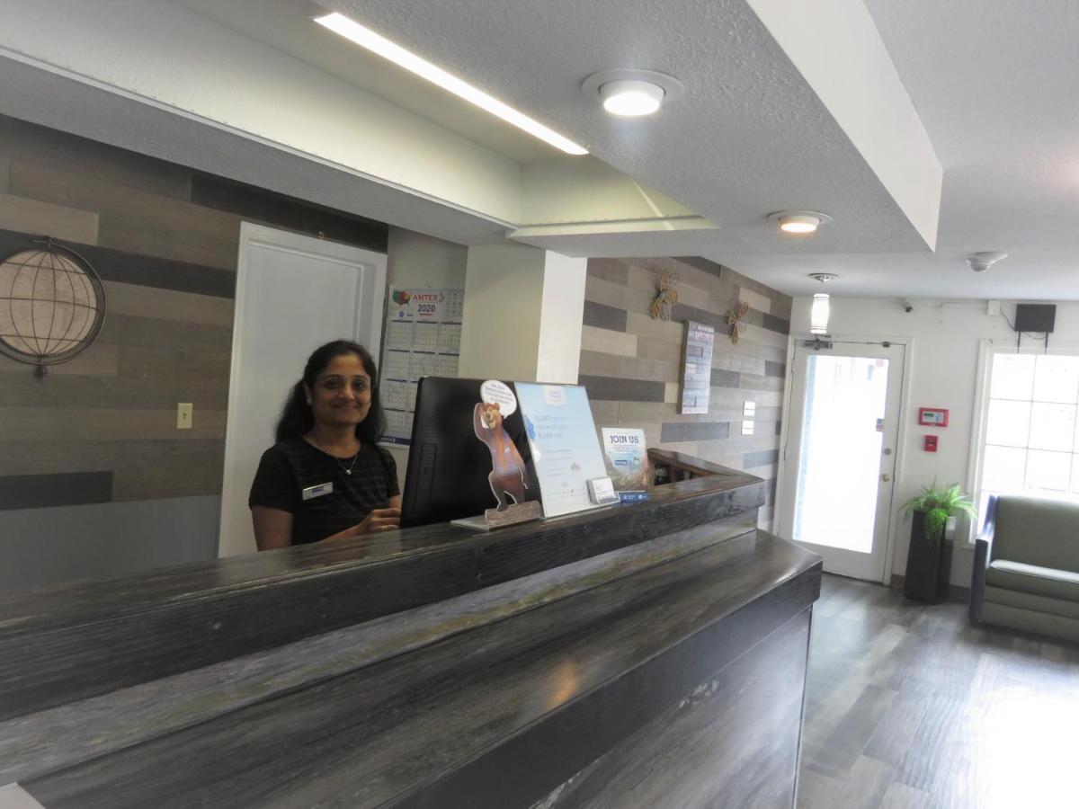Travelodge By Wyndham Walterboro Εξωτερικό φωτογραφία