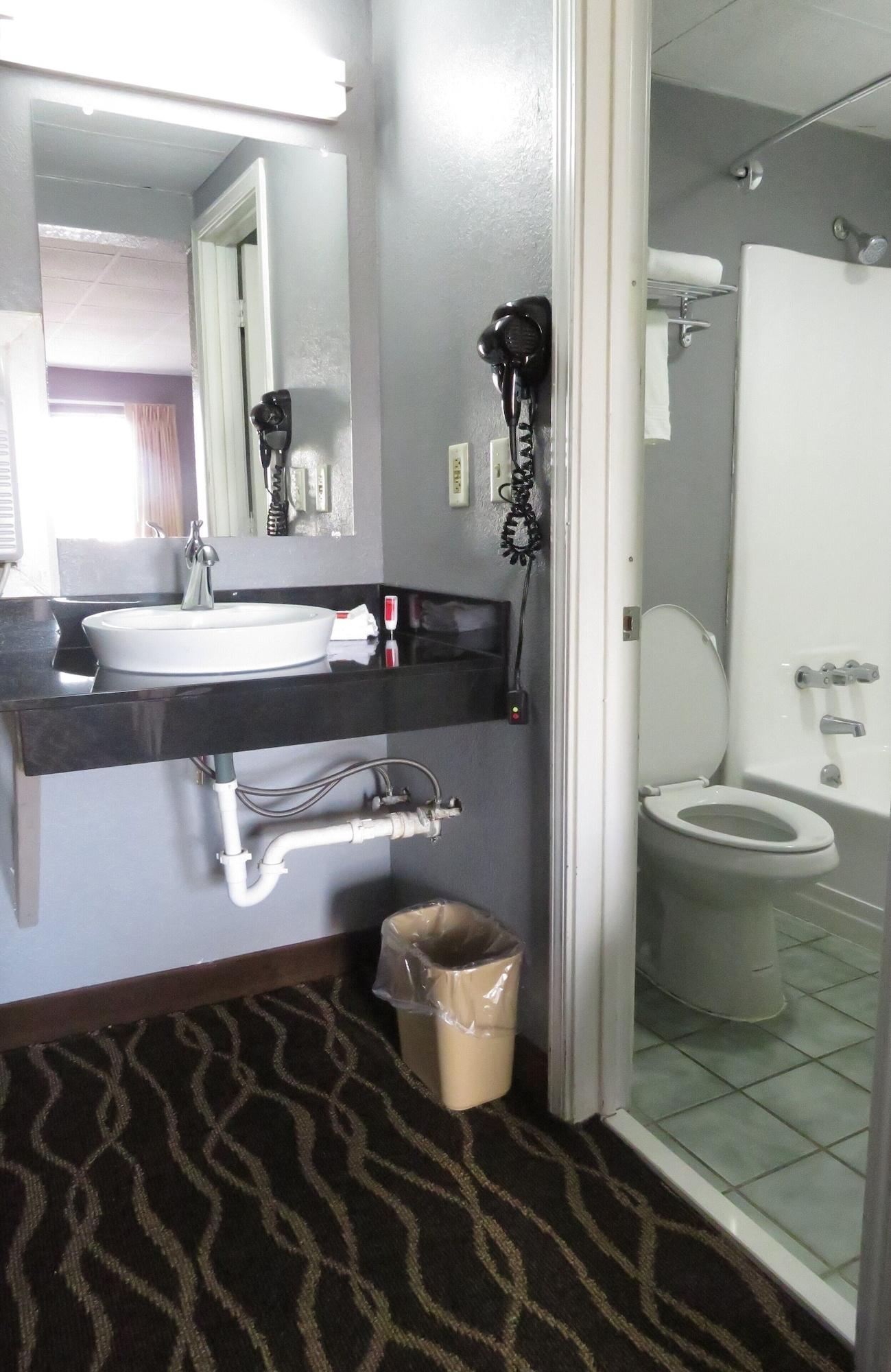 Travelodge By Wyndham Walterboro Εξωτερικό φωτογραφία