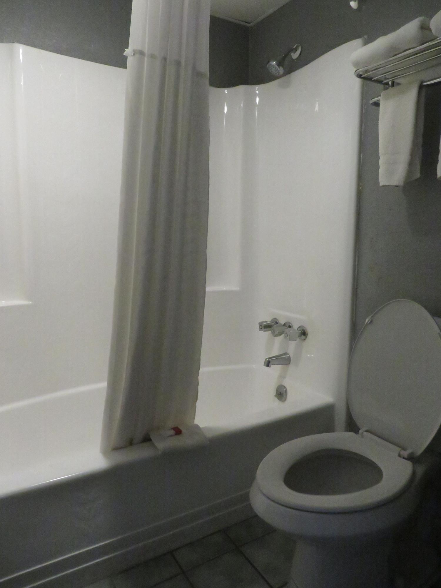 Travelodge By Wyndham Walterboro Εξωτερικό φωτογραφία