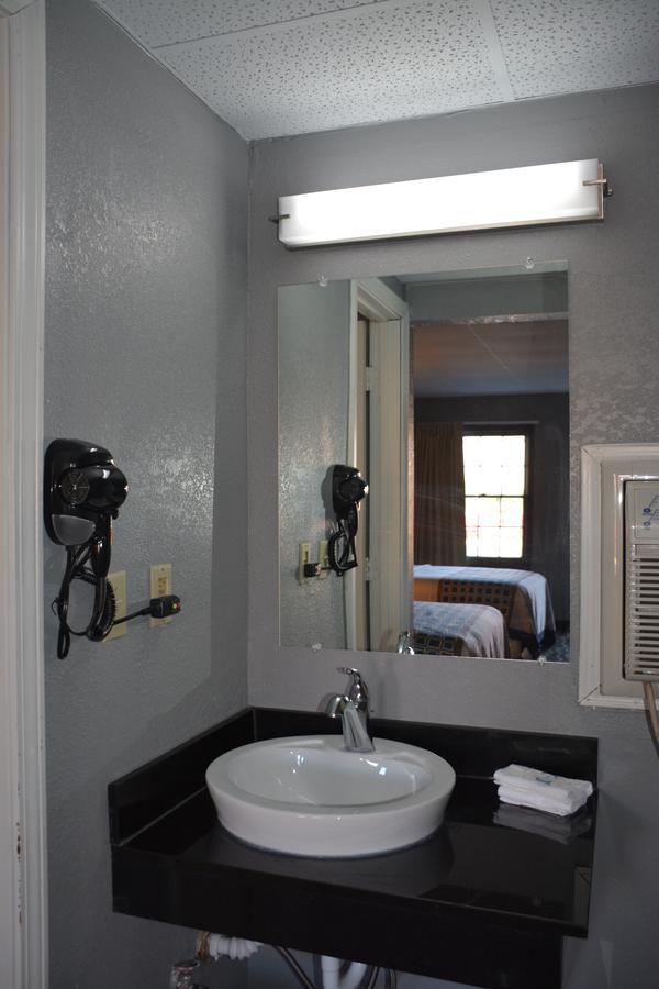 Travelodge By Wyndham Walterboro Εξωτερικό φωτογραφία
